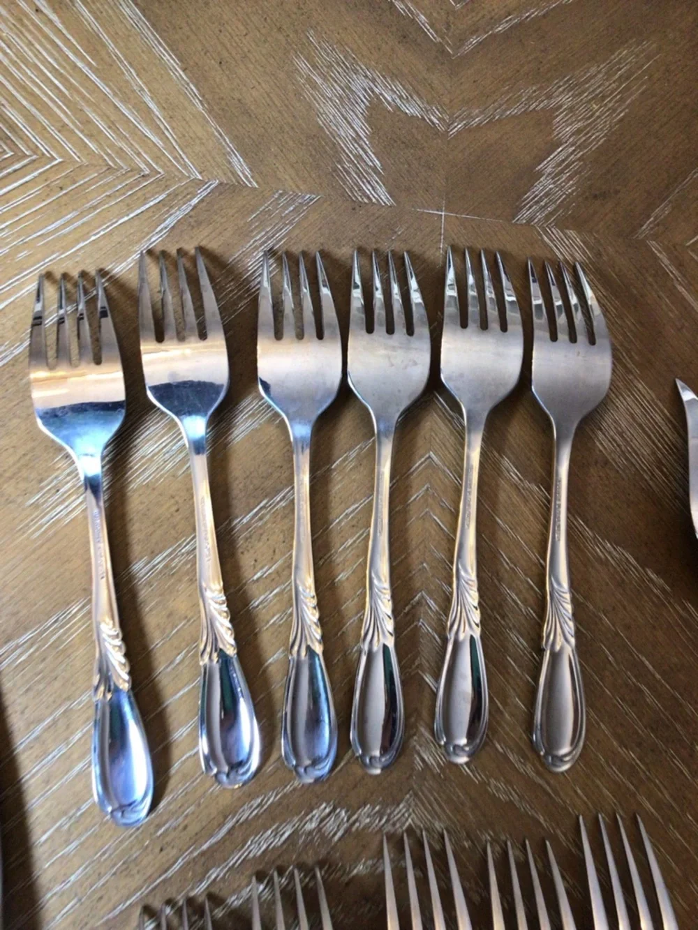 Vintage Retroneu Linda Gold Accent Flatware Korea Stainless YOUR CHOICE.